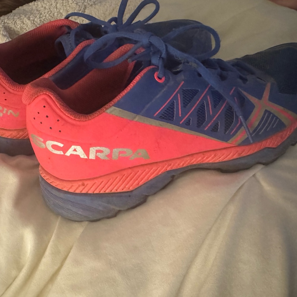 Scarpa Dynamic Blue and Pink Trail Shoes